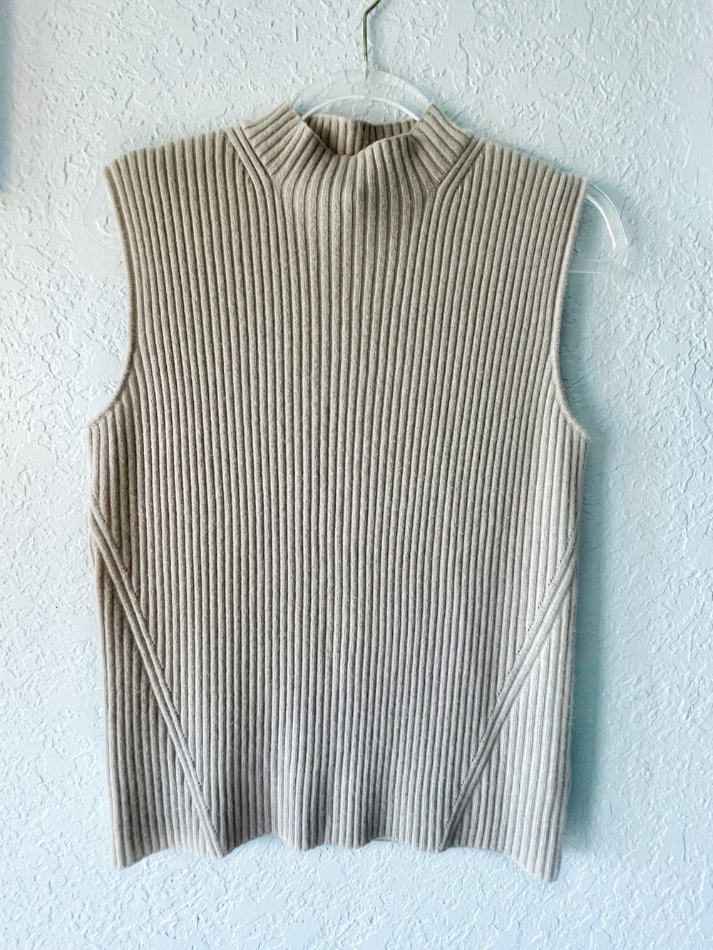 St. John | 100% Cashmere Beige Ribbed Knit Mock Neck Tank